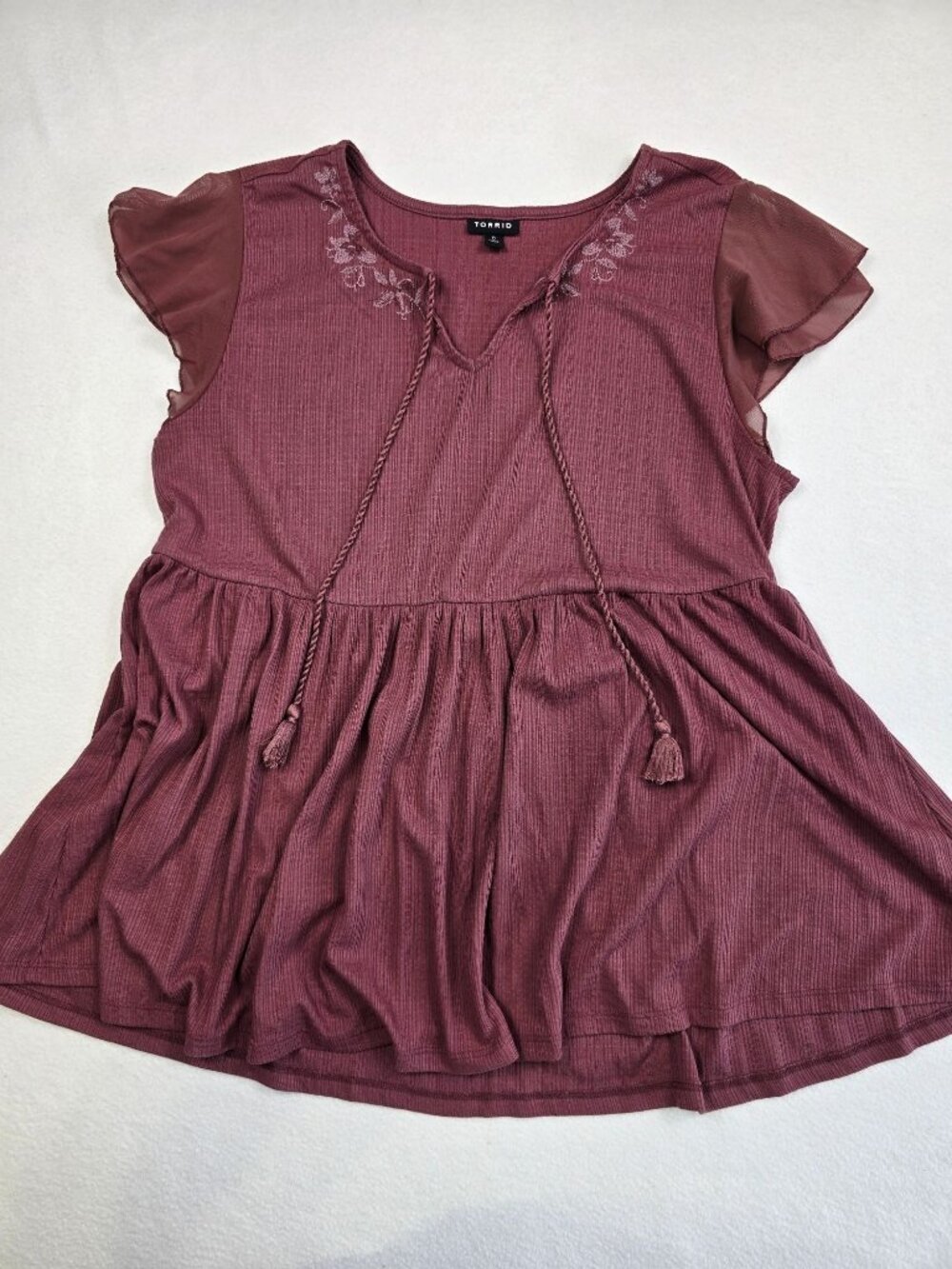 Torrid Size 0 Embroidered Mauve Flutter Sleeve Babydoll Top Peplum
